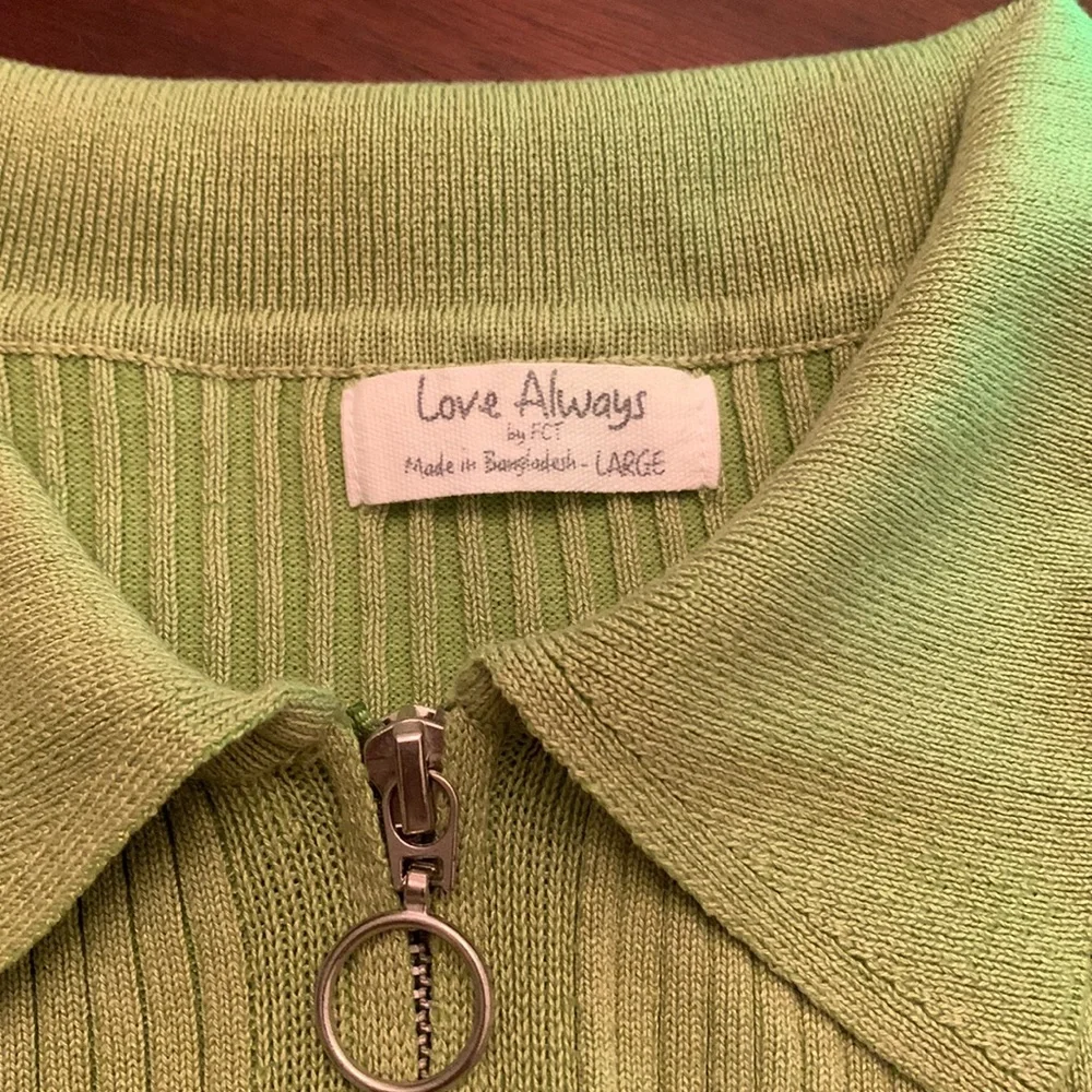 💚 Top - Picture 3 of 6